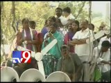 Y.S.Vijayamma speaks at Parakala by-election campaign
