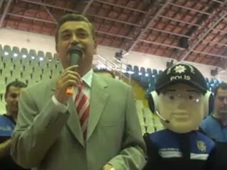 Vali Güvenç Gençlere malzeme dağıtıldı