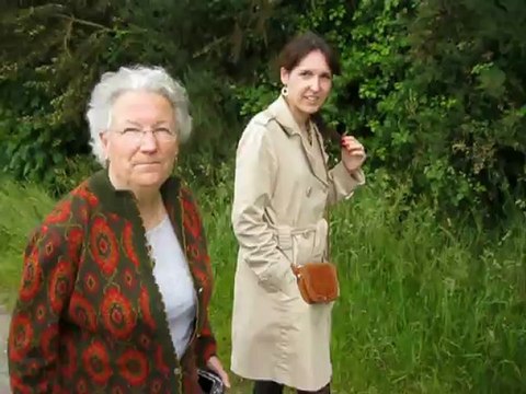 Vacances à Séné premiers pas dans l'eau - Juin 2012