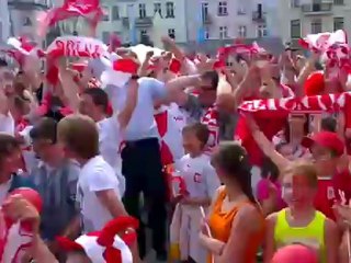 po pierwszej bramce - radość w Strefie Kibica w Kaliszu