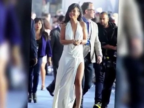 Celebrities Love Showing a Little Leg