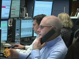 Merkel calls for tighter euro fiscal union