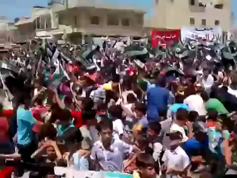 Syria فري برس  ادلب بنش  جمعة ثوار وتجار يدا بيد حتى النصر  8 6 2012 ج2 Idlib