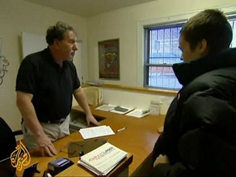 US job seekers remove tattoos to find work
