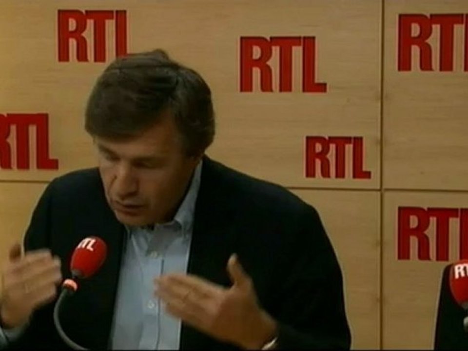 "RTL Opinion" - Nicolas Beytout : la diminution du prix du baril de brut, pas forcément une bonne nouvelle