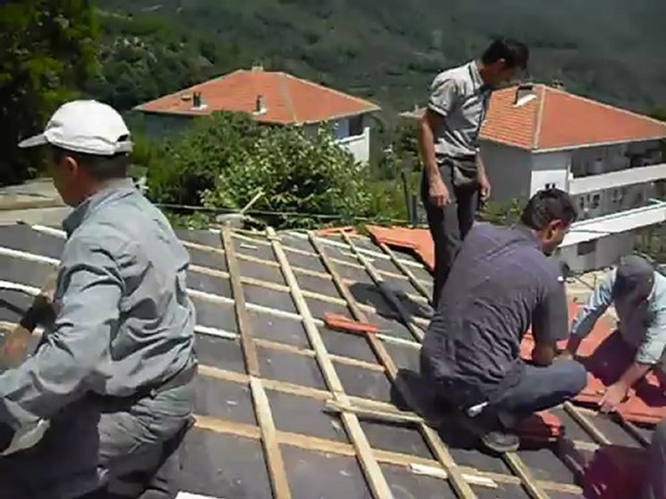 09.06.2012.Cami tadilatina devam ediliyor. kiremit dösenmesi. 012