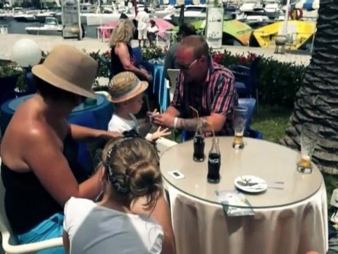 السياح في تونس يعيشون على إيقاع كأس أوربا