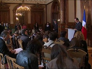 Afghanistan : Hollande confirme le départ des soldats fin 2012