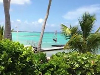 Windsurf devant la Villa Pura Vida le luxe en Front de mer Guadeloupe