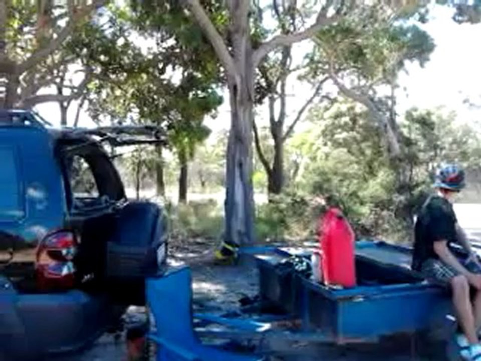 double amputee riding travis pastranas rm leg comes apart ****