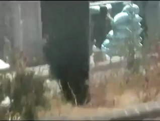 Syria فري برس حمص تمركزالامن في شارع الغوطة ووضع متاريس  8 6 2012