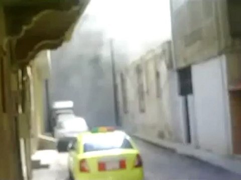 Syria فري برس حمص القصف المدفعي و الصاروخي عى حي جورة الشياح حمص 9 6 2012 Homs