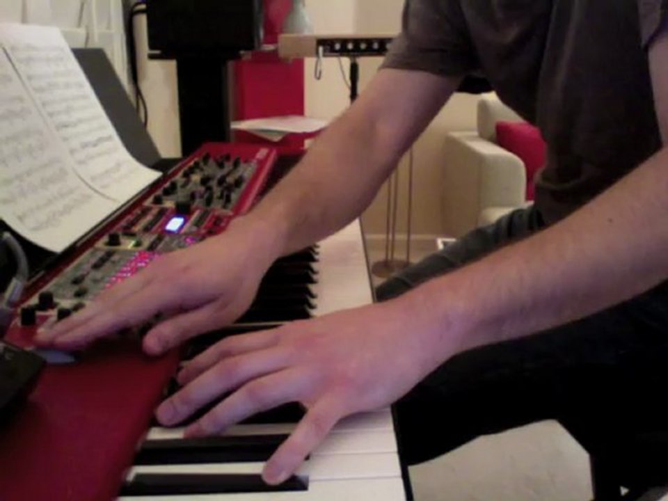 Vangelis - Piano in an Empty room (Blade Runner)