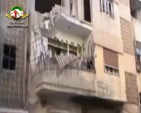 Syria فري برس حمص أثار الدمار والخراب على منازل المدنيين في حي الخالدية بحمص بعد تعرض الحي للقصف العنيف يوم أمس 9 6 2012 Homs
