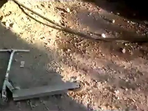 Syria فري برس ريف دمشق اصلاحات بشار حرق السيارات في المقيليبة 8 6 2012 Damascus