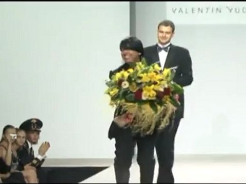 Валентин Юдашкин. Осень-зима 2010-11. В рамках MFW. 2ч