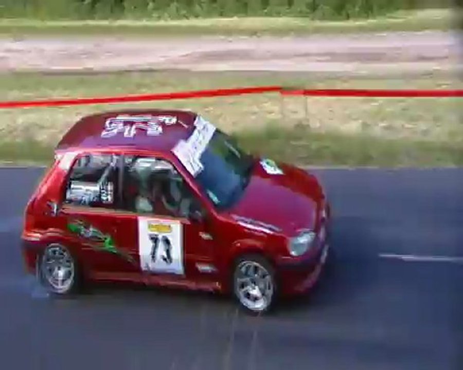 Rallye de la Haute Vallée de la loire 2012 . Passage équipage CHAPDANIEL/MONIER