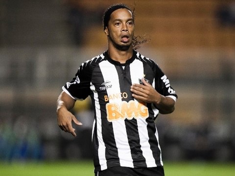 Ronaldinho 49 débute par une victoire !