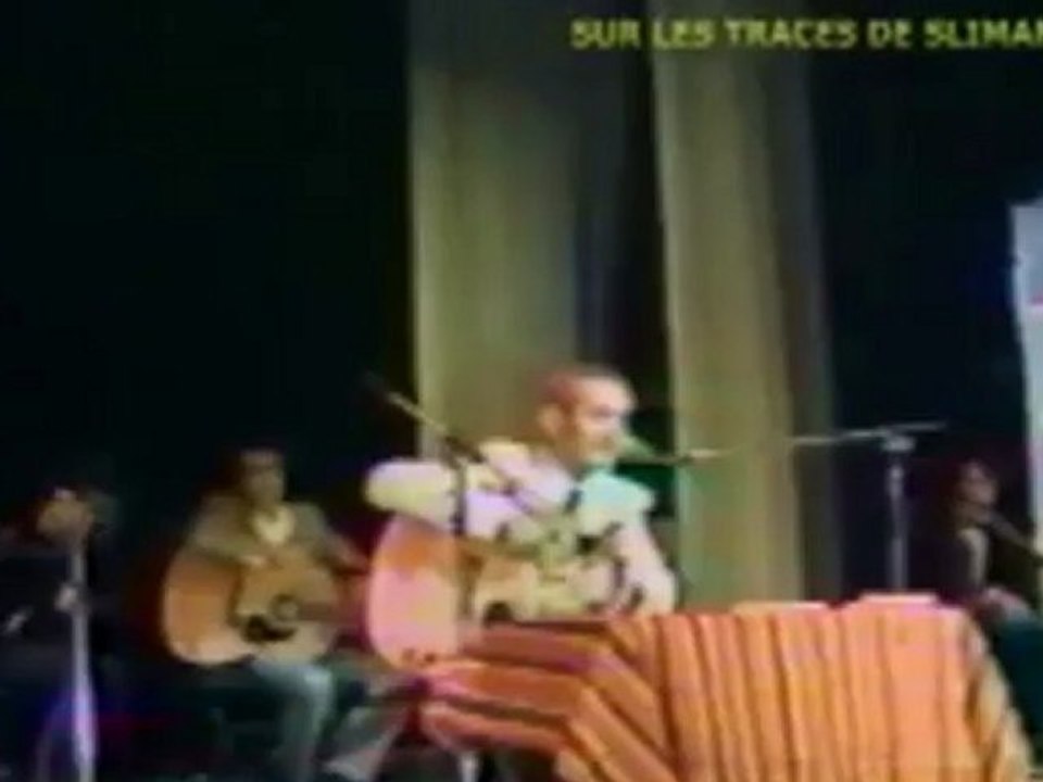 Slimane  AZEM - Ddunith Akka Itelha vidéo Live  Paris 1982
