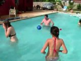 Pet foireux dans une piscine