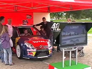 FETE DE LA FAMILLE A PEUGEOT VESOUL AU VOLANT DE LA VOITURE DE LOEB