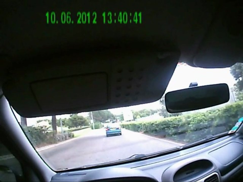 Through the windshield of my car - A travers le pare-brise de ma voiture -2-