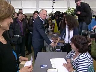 Franceses vão às urnas