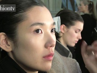 Nicole Farhi Interview Backstage, LFW Fall 2012 | FashionTV