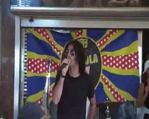 Los Lola: Lobo hombre en París - Gloria - Enamorado de la moda juvenil