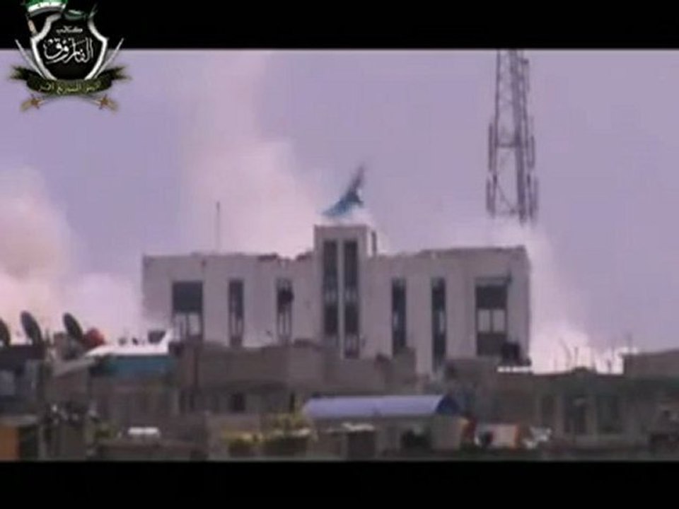 Syria فري برس  حمص كتيبة الفاروق تفجير مبنى البلدية الذي تسبب بقنص مئات الأبرياء 10 6 2012 Homs