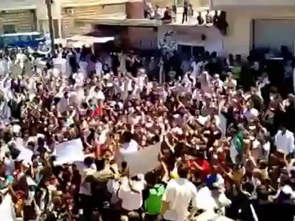 Syria فري برس  ادلب معرة حرمة نصرة لمعرة النعمان وإعلان الاضراب العام10  6 2012 Idlib