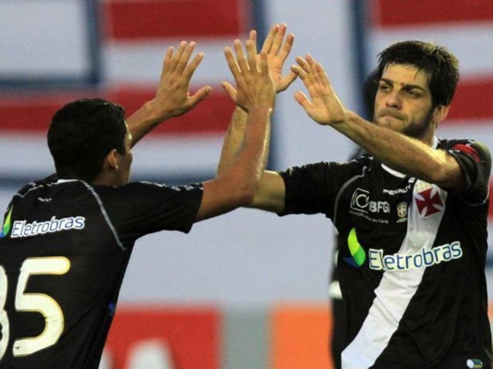 Coup-franc imparable de Juninho, neuf mois après !