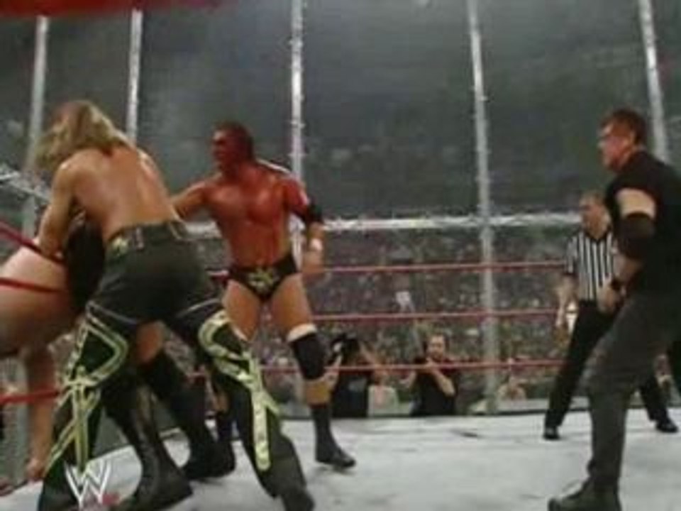 Vince kiss the big show's ass_NEW