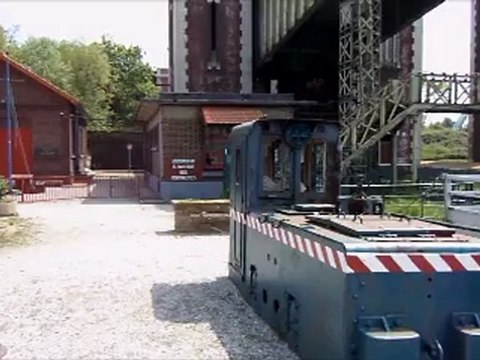 (62) Houlle (distillerie de genièvre) (62) Arques (ascenseur à bâteaux) CC18C Mai 2012