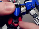 1/100 MG 00 Qan[T] Gundam (Accessories/ LED) Review Part 2