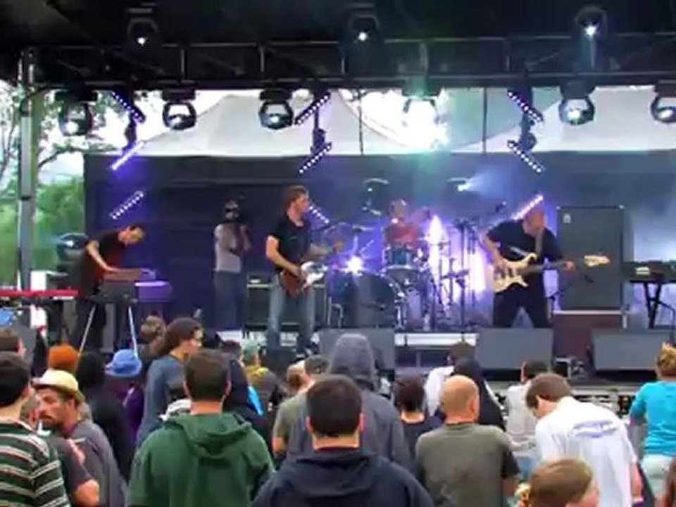 DVD CHIEN A PLUMES 2011 / EXTRAIT N° 5  ... Eleazar