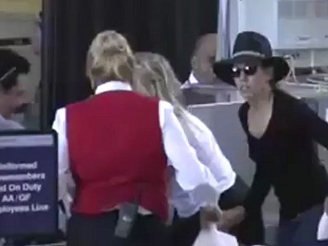 Sheryl Crow diagnosed with benign brain tumour‎‎