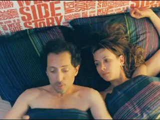 La felicidad nunca viene sola - Trailer en español