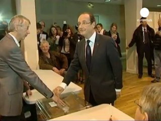 El PS francés avanza hacia una mayoría absoluta en la...