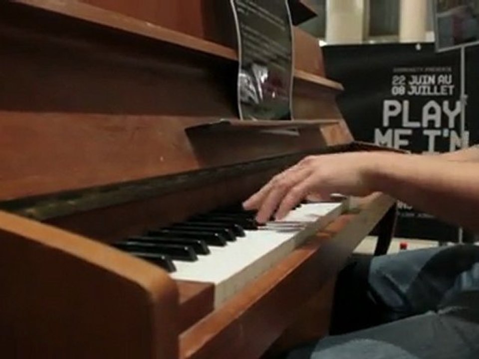 PLAY ME I'M YOURS