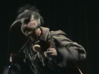 Funérailles d'hiver: le nouveau spectacle de DuCaBo, une pièce masquée...