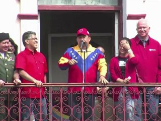 Chávez é oficialmente candidato