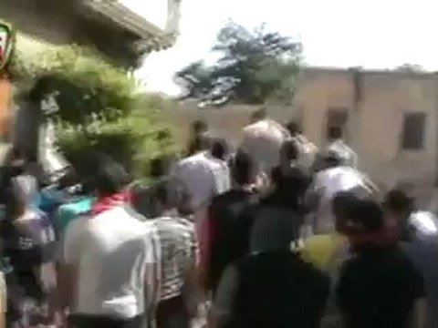 Syria فري برس ريف دمشق قطنا مظاهرة الأحرار أطناوي ما يهاب الموت 11 6 2012 Damascus