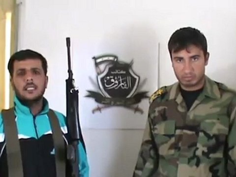 Syria فري برس حمص سرية العبادلة التابعة لكتائب الفاروق تقوم بأسرملازم 11 6 2012 Homs