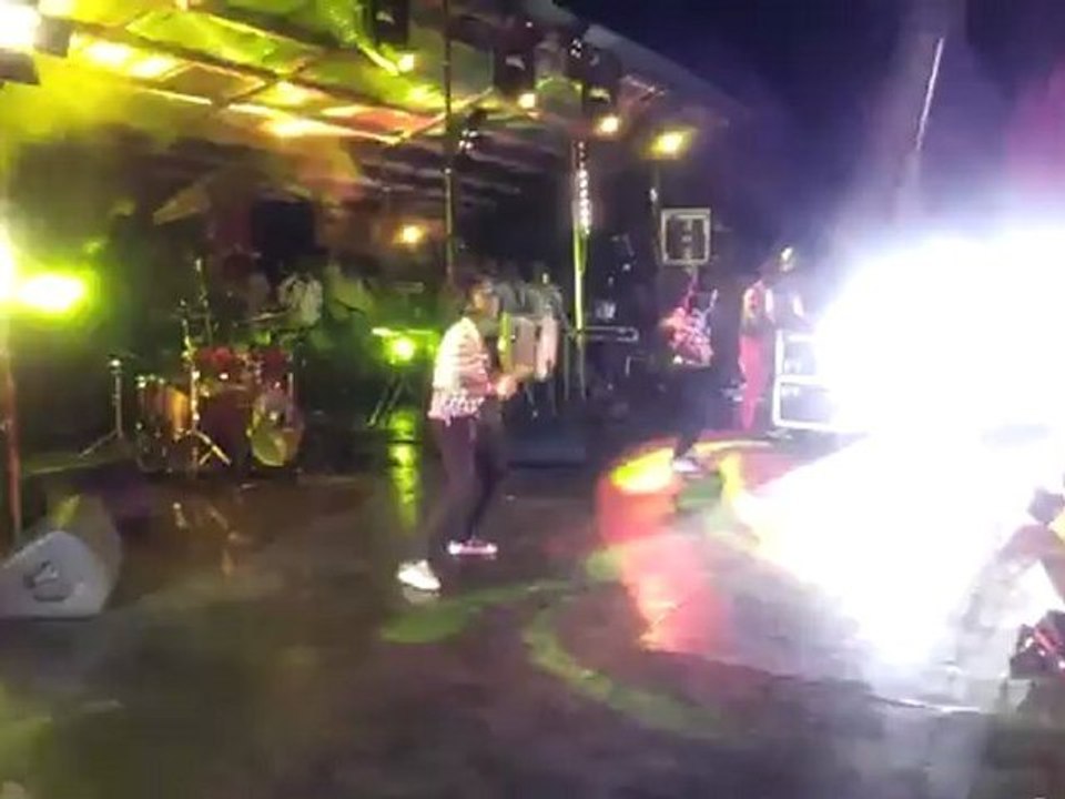 Arnaud EYAGHA,c'est la vie