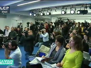 Entre le FN et le PS, l'UMP ne choisit pas