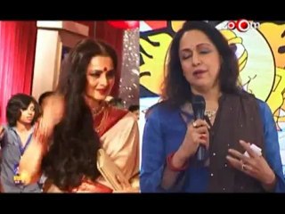 Shahrukh Khan & Anushka on a bike ride, Sonakshi Sinha's bedroom secrets, & more hot news