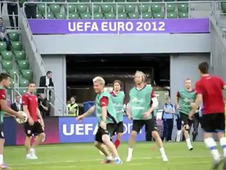 تشيكيا تواصل تدريبها أملا بالفوز في المباراة