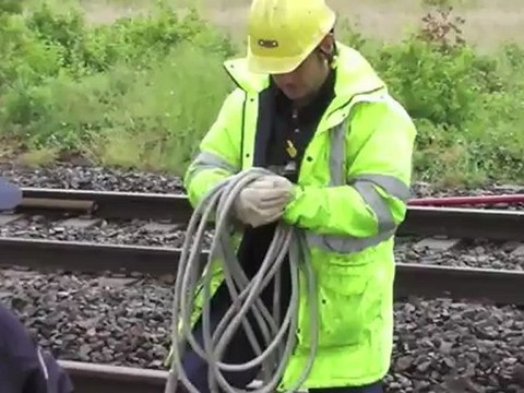 Tarbes : Un poids-lourd s'encastre dans un pylône sur une voie de chemin de fer