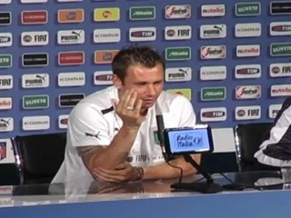 Cassano: "Gay in nazionale? Spero di no"